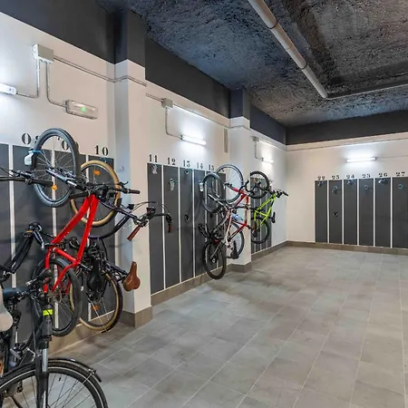 Invalencia Valls Flat * ולנסיה