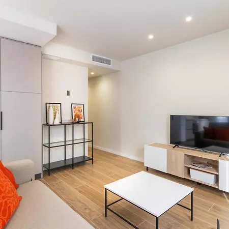Brand New And Stylish 1 Bdr By Invalencia