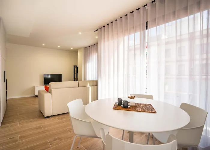 Invalencia Valls Flat شقة *